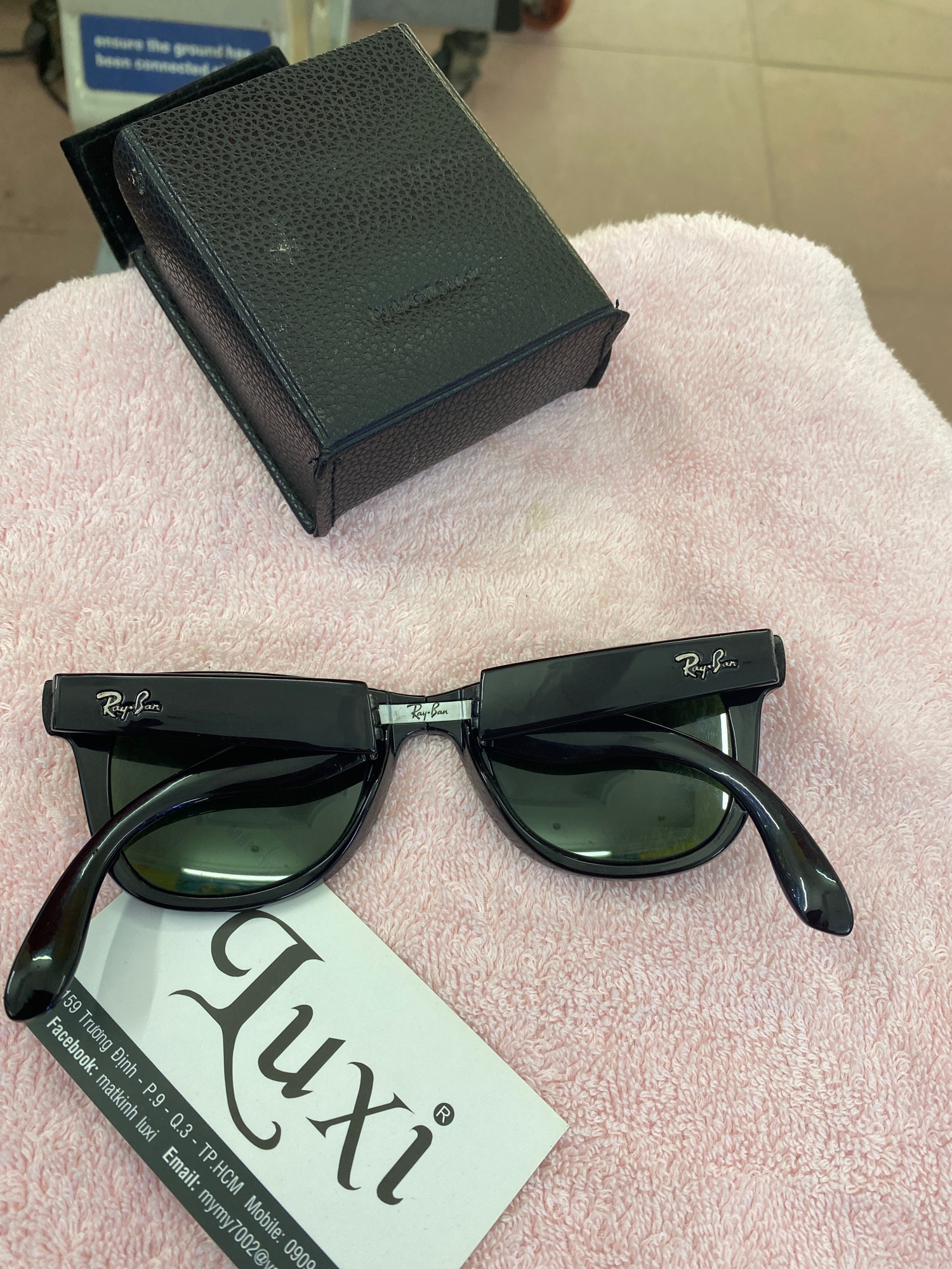 Kính RayBan sếp