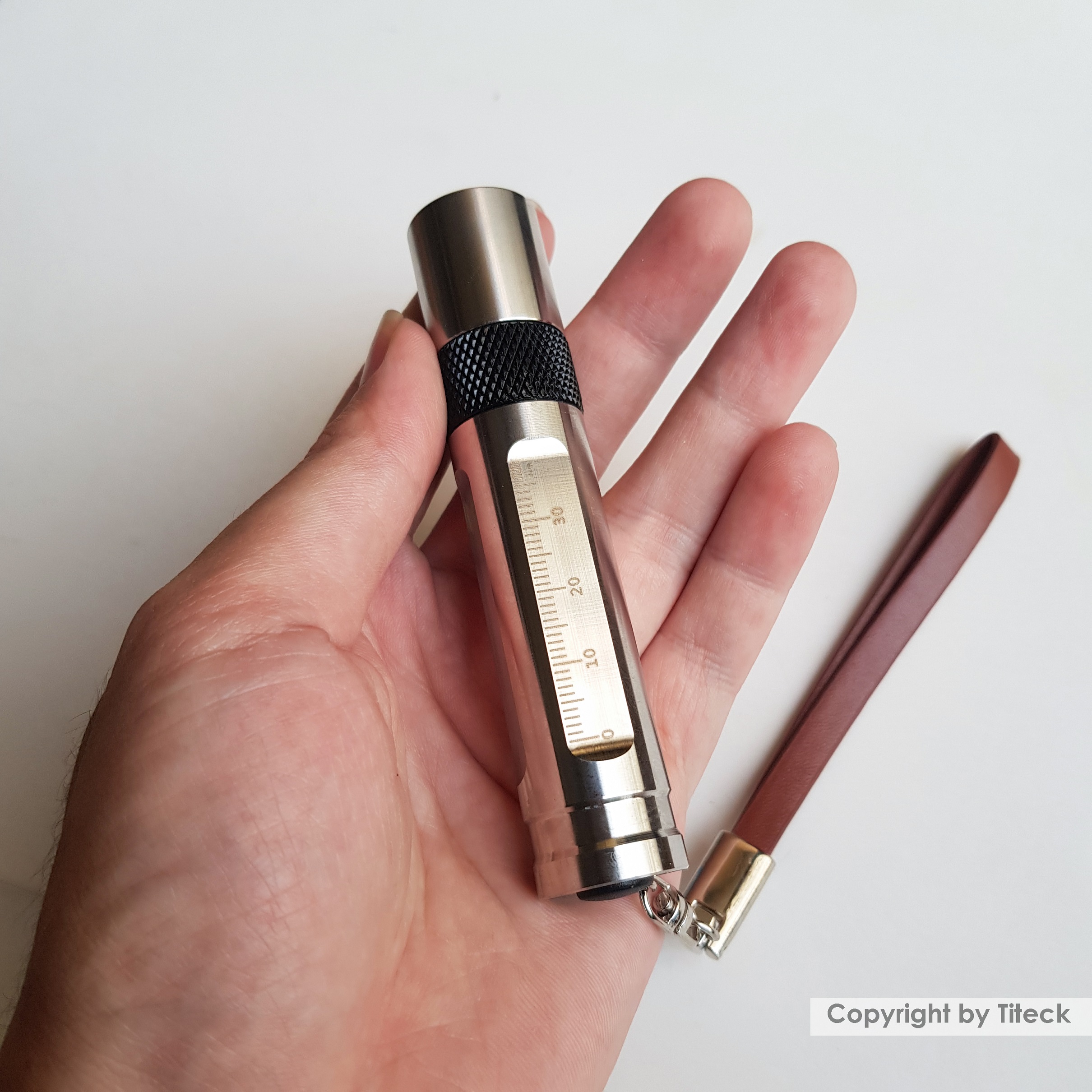 Đèn pin siêu sáng led CREE FX35 thân inox dày nguyên khối chống nước, chống bụi bẩn, độ bền cao - Tặng kèm pin và sạc