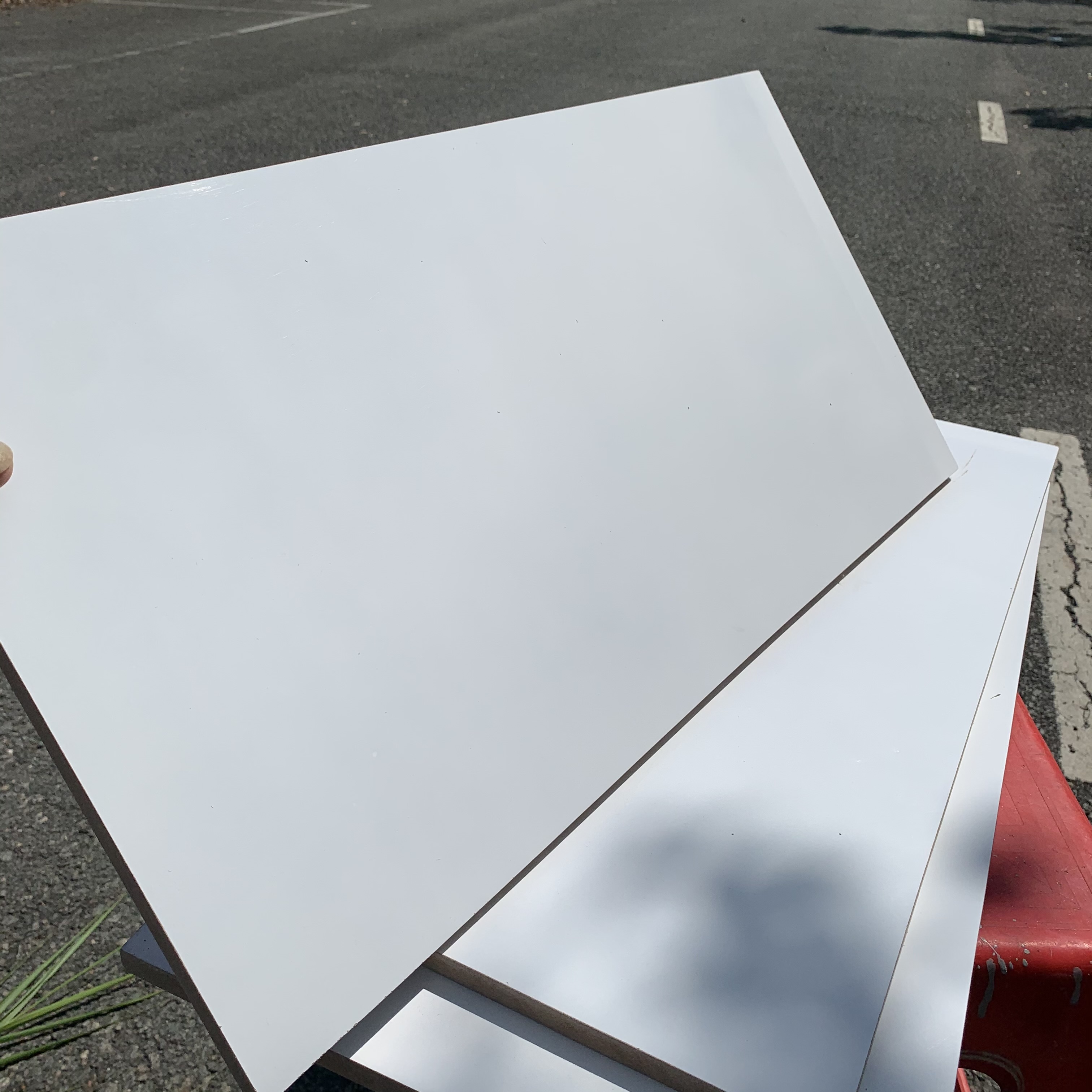 Miếng gỗ mdf làm kệ, vách tủ , ngăn phòng dày 8mm trắng 1&2 mặt