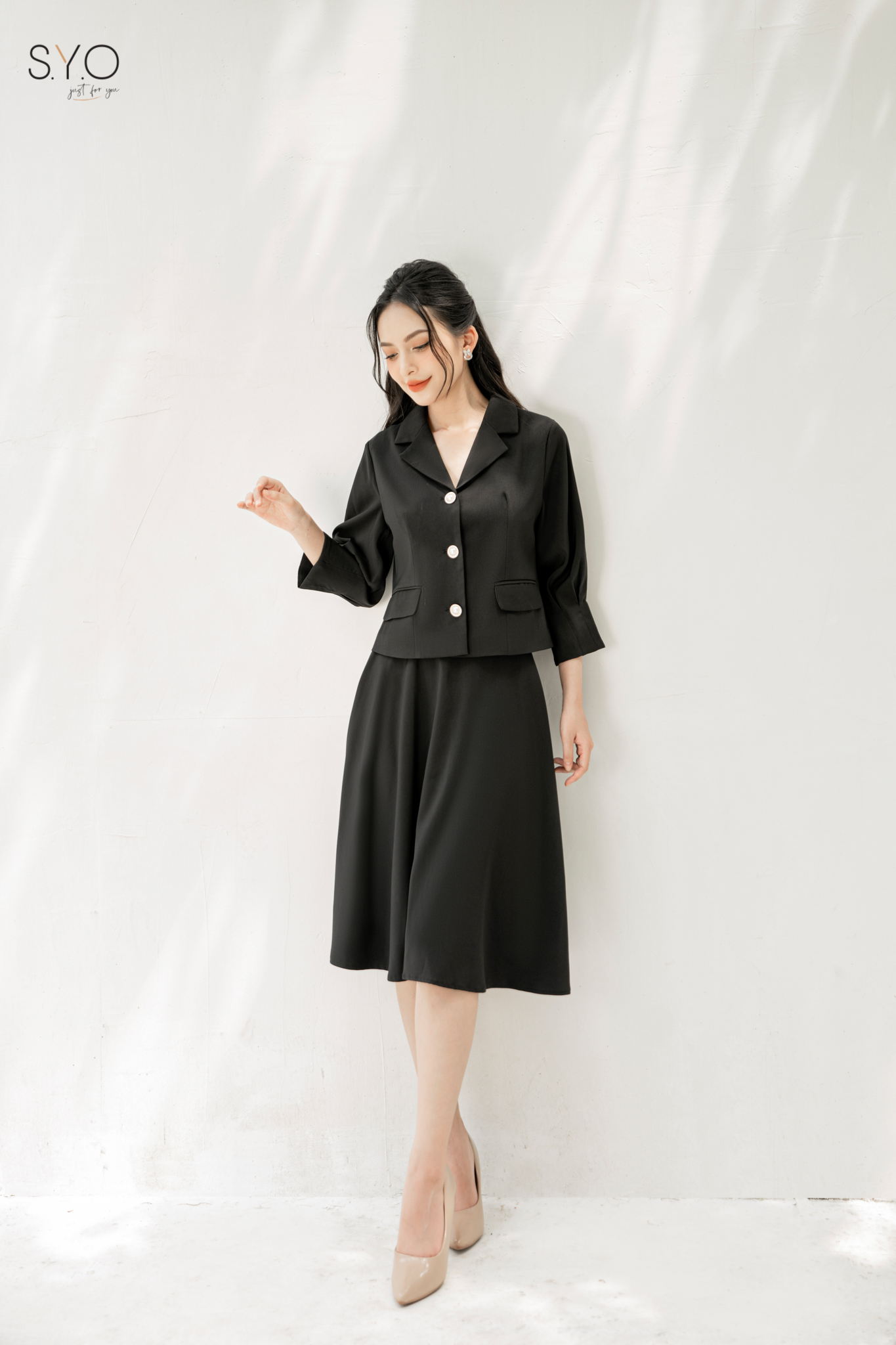 Syo- vest ngắn cổ 2 ve , cửa tay xếp ly b2005-22