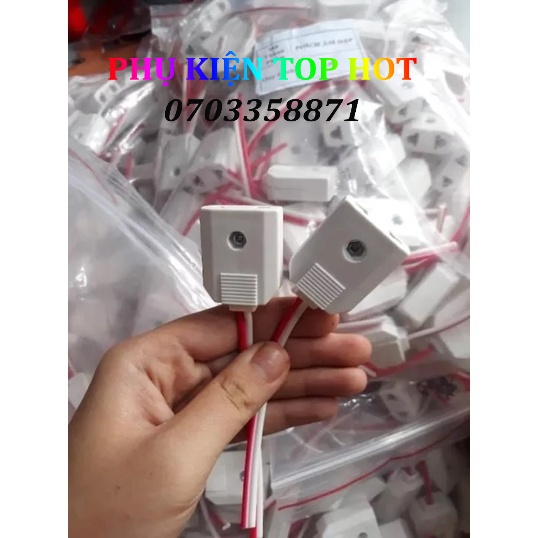 Phích Cái liền dây lỗ tròn