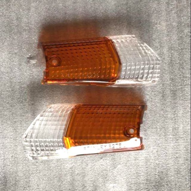 Ốp nhựa xi nhan Dream (nắp xe, một đôi, thay cho xe Thái, Việt) -8%