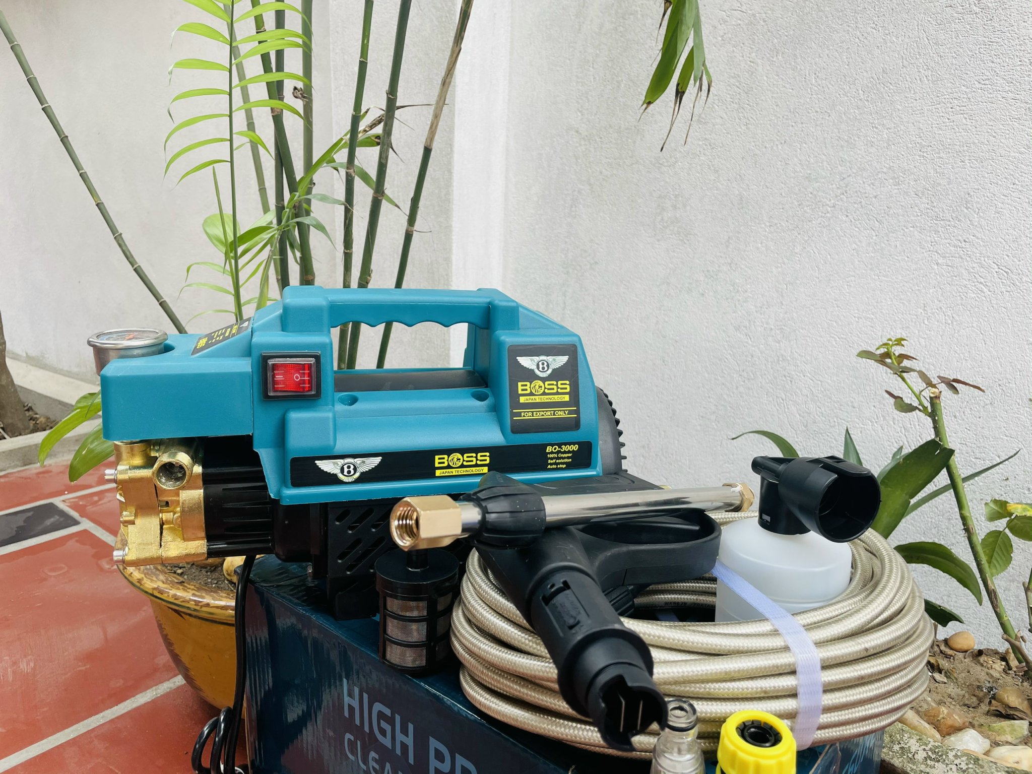 Máy rửa xe áp lực cao boss 3000w - máy rửa xe gia đình mini