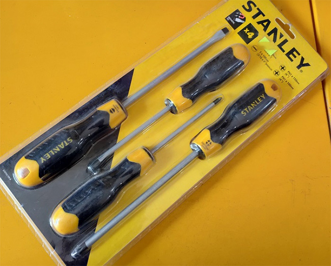 Bộ tô vít stanley 4 cây có từ mã hàng 66-671 đầu 4 cạnh 2 cạnh