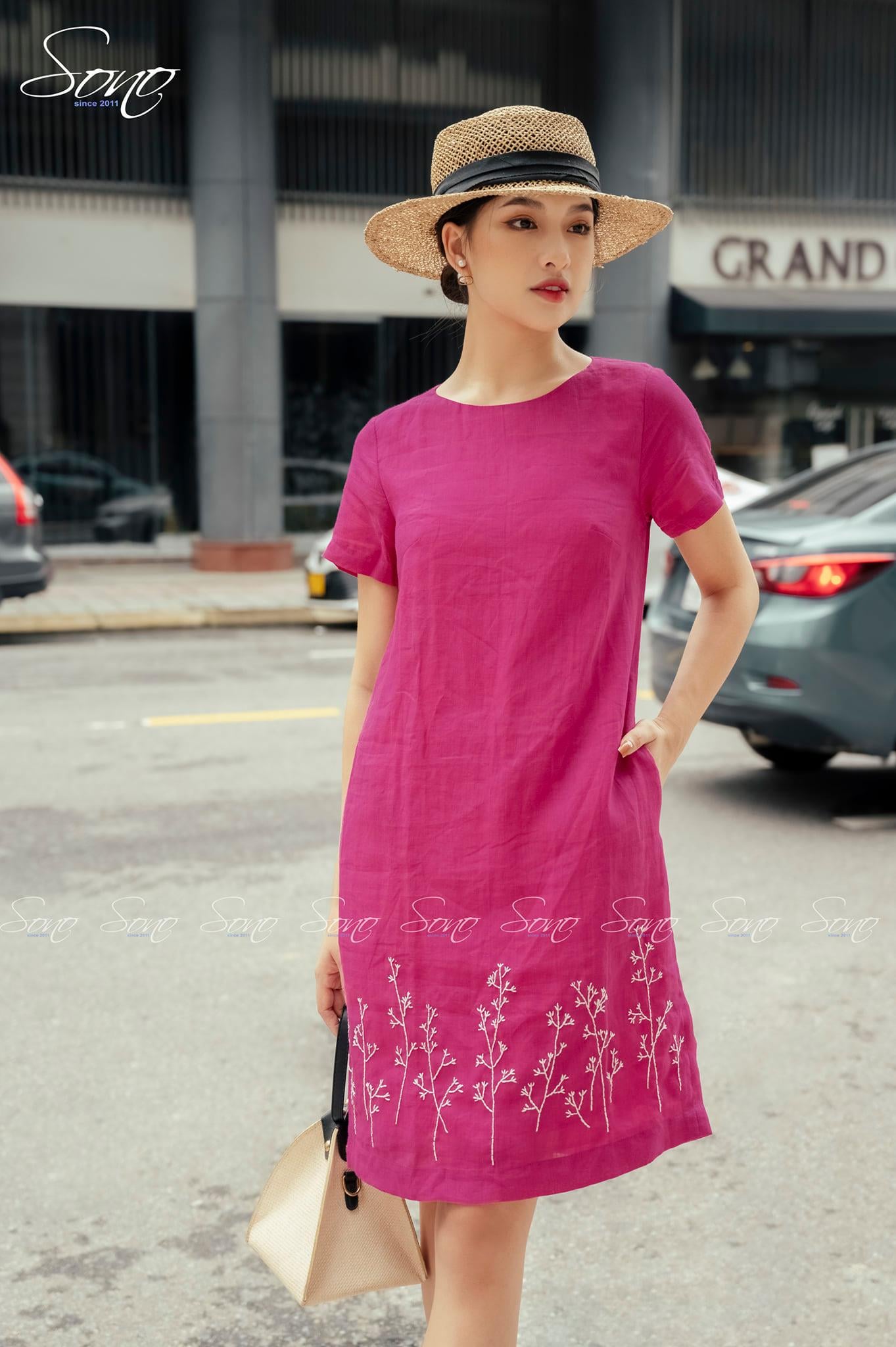 Đầm thêu hoa trắng