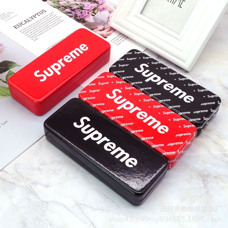 Hộp đựng bút Supreme