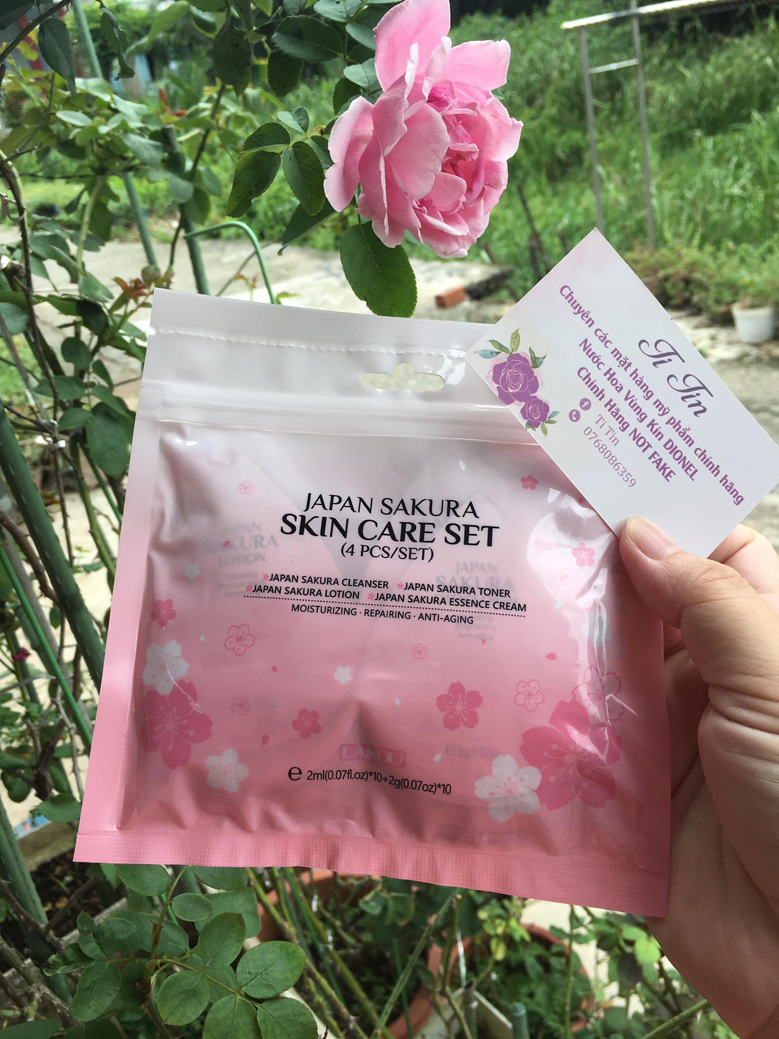 Set 4 món dưỡng da hoa anh đào Laikou