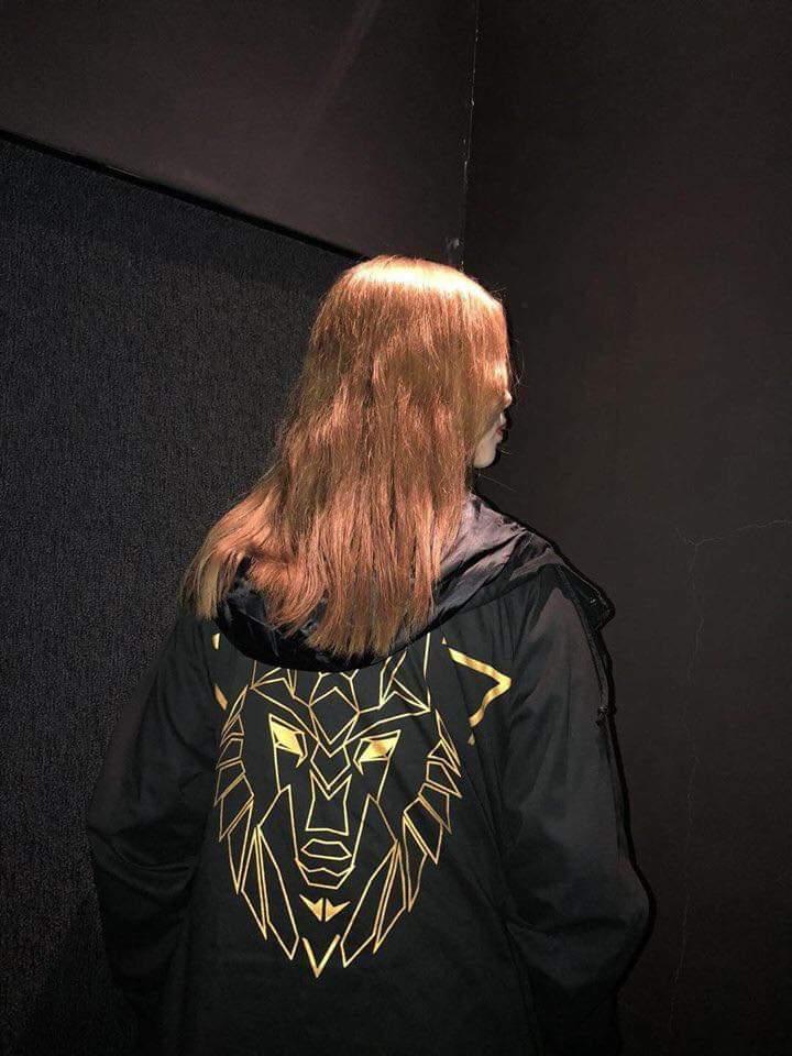 Áo khoác dù nữ phối hình phản quang siêu bụi cho chị em ST954