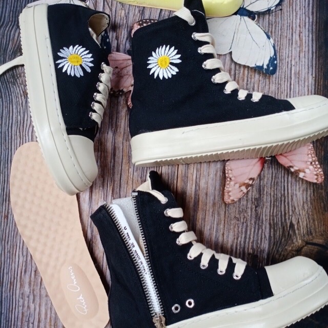 Giày thể thao nữ R.O cao cổ thêu hoa cúc(full box,bill)