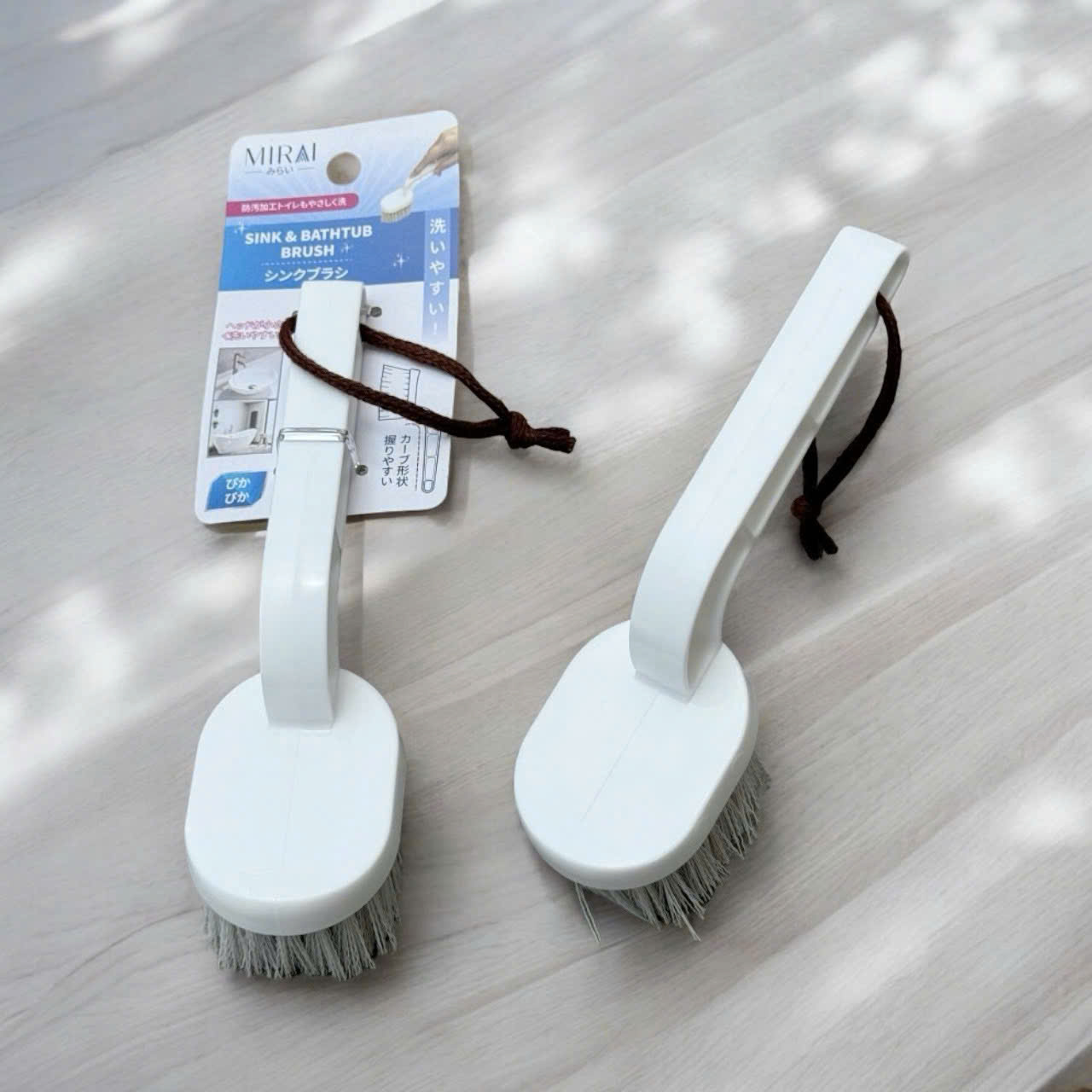 Bàn chải cọ bồn sứ lavabo cước sóng Mirai
