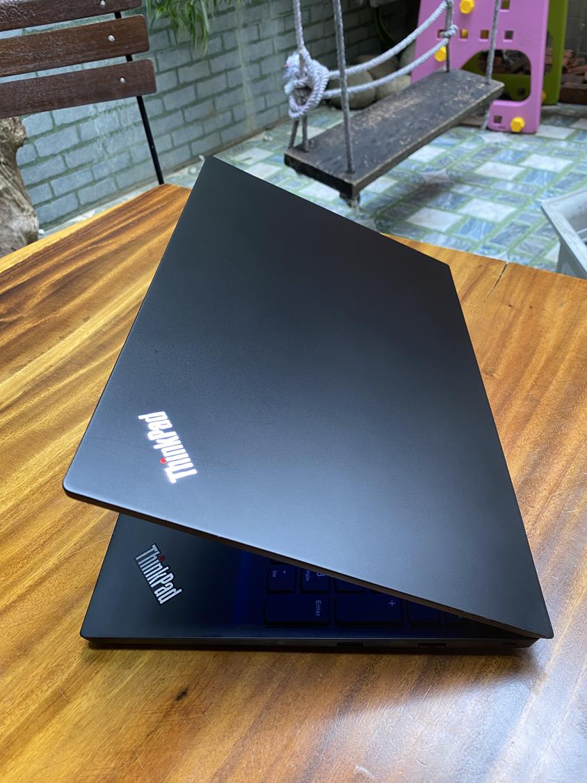 Laptop lenovo thinkpad e15, i5 – 10210u, 8g, 256g, 15.6in, full hd