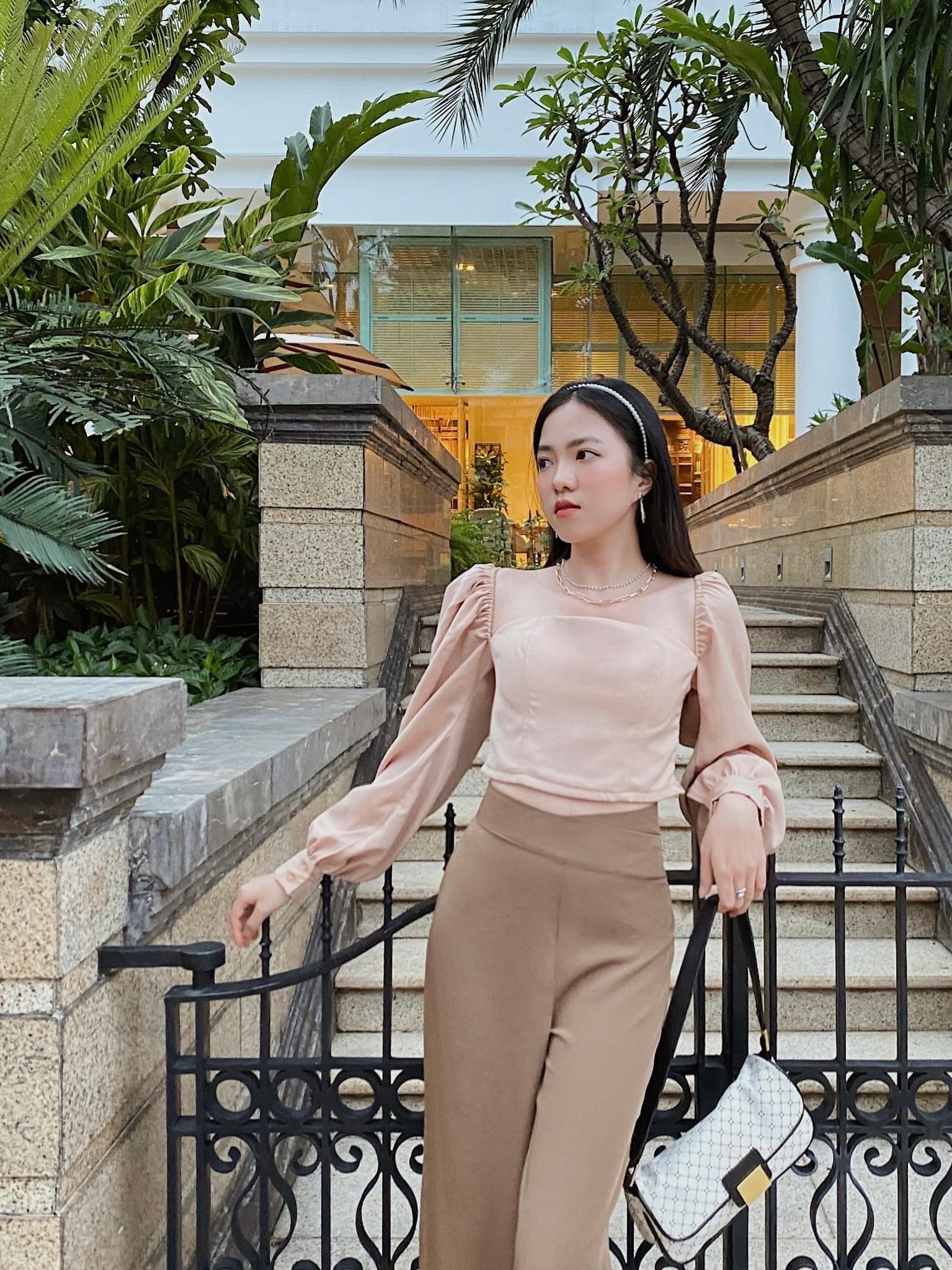 Clélie - áo white crop-top