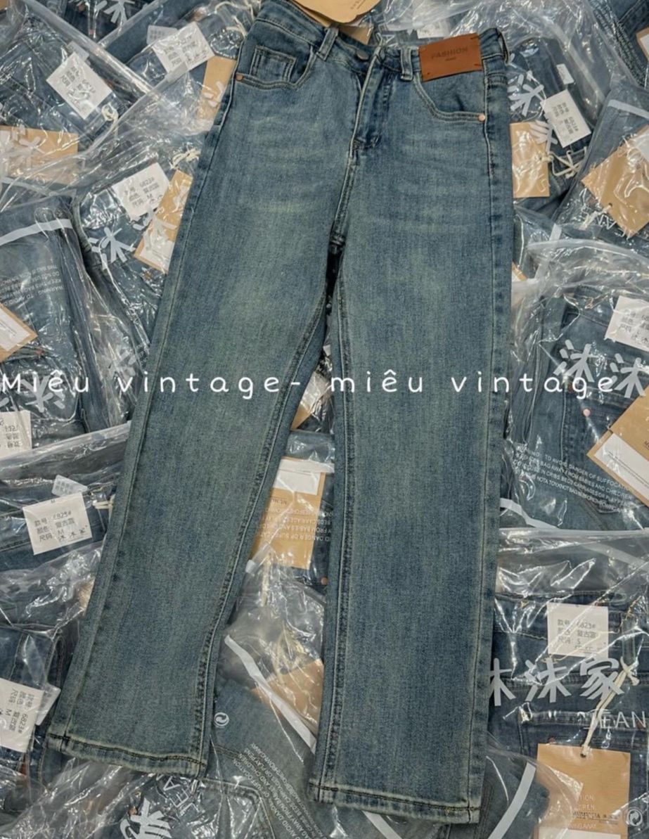Quần bò dáng suông mác da bò, quần jeans dáng ôm chân, ống suông chân dài