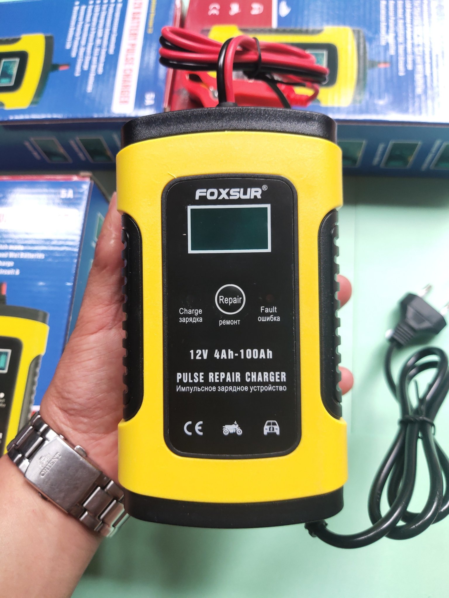 Sạc bình ắc quy 12v FOXSUR từ 4Ah-100Ah có chức năng phục hồi acquy bằng khử sunfat thông minh tự ngắt khi đầy chống ngược cực Sạc acquy xe máy acquy ô tô máy nạp bình ắc quy sạc bình ắc quy 12v (FOXSUR LOẠI 1)