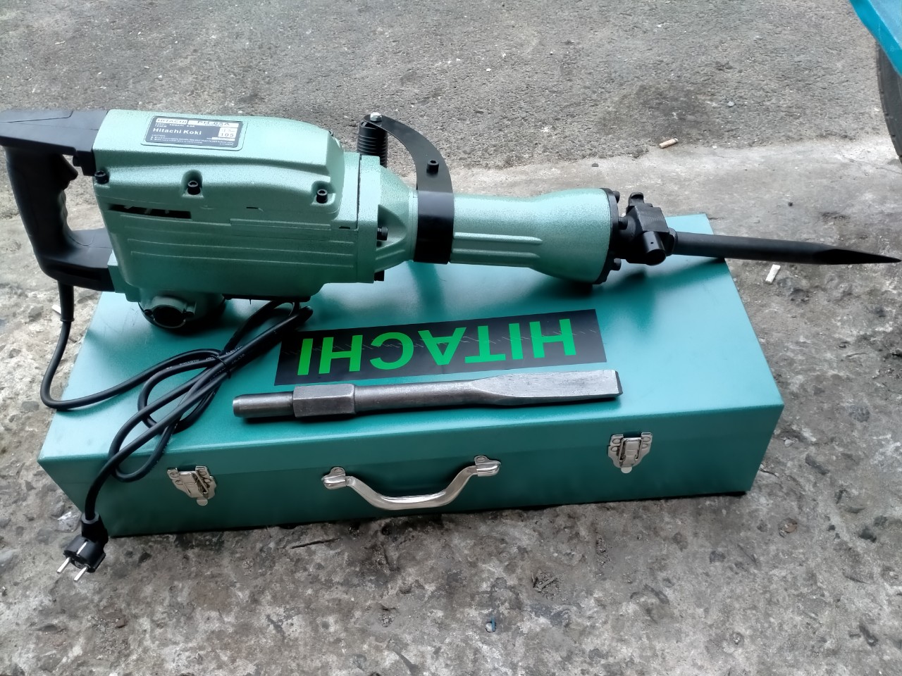 Máy đục bê tông 30 ly hitachi