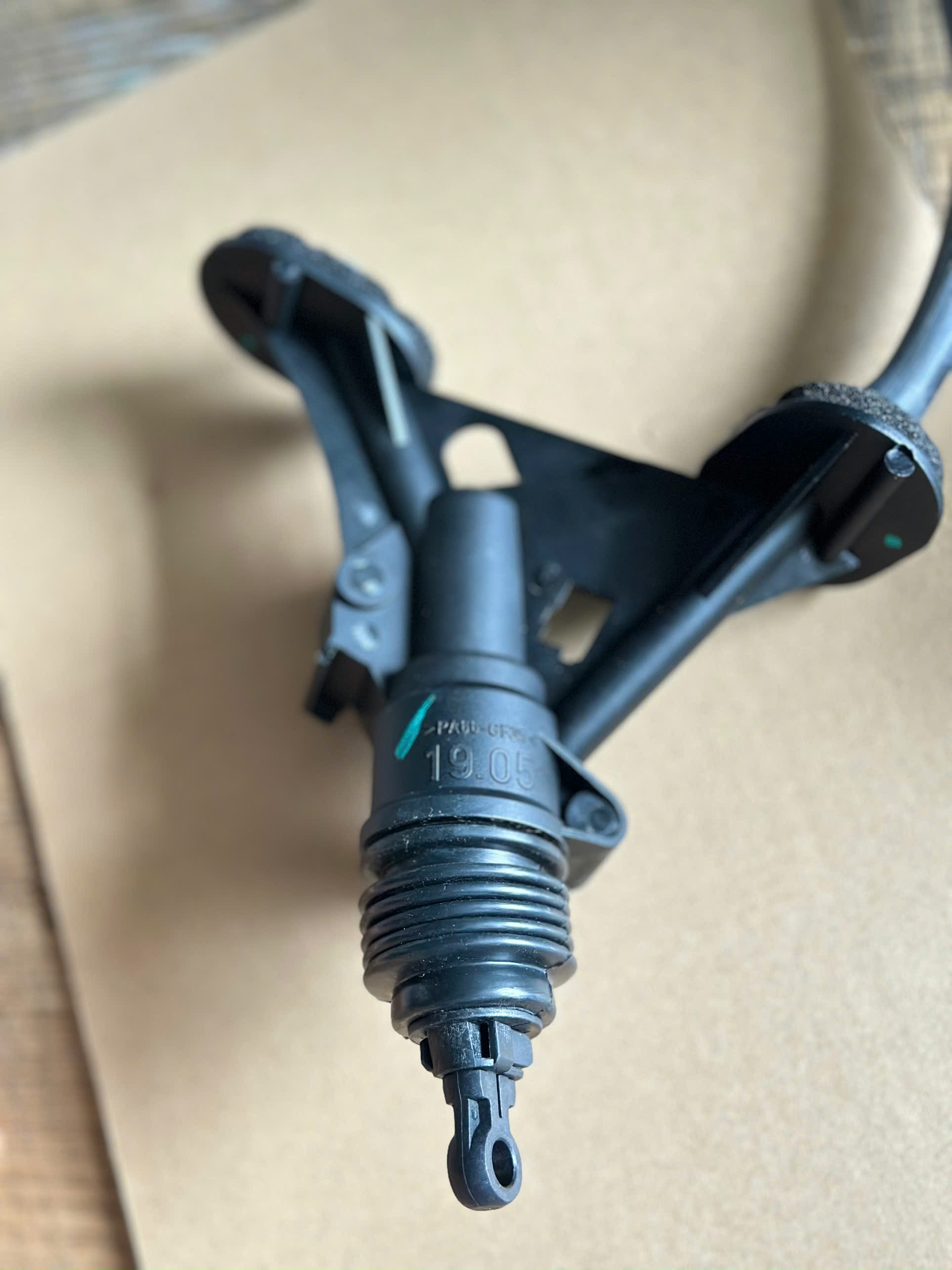 HEO TỔNG CÔN TRÊN FORD TRANSIT 2012-2022 LOẠI TỐT