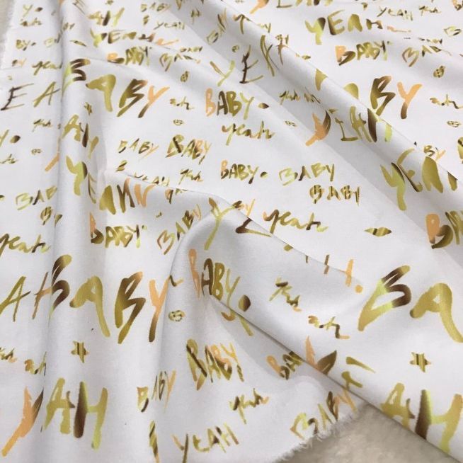 Vải lụa in chữ vàng co giãn nhẹ - khổ 1m5 - chất mỏng vừa, mềm rũ - may áo kiểu, váy đầm, áo dài