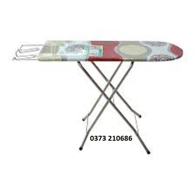 Bàn để ủi đồ kiểu đứng có giá đỡ bàn ủi