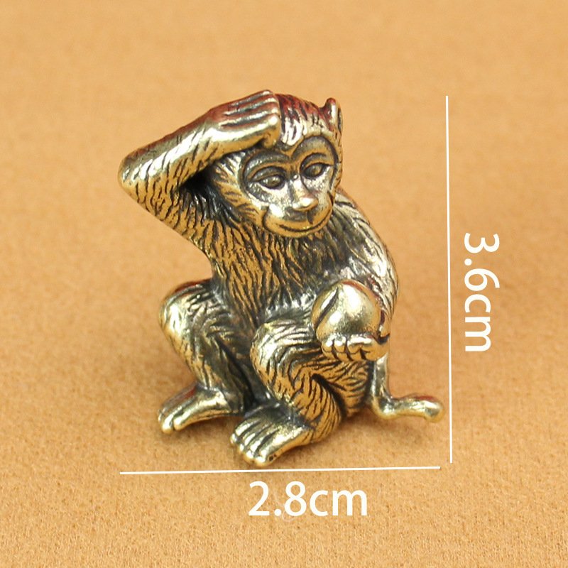 Tượng Đồng Thau Hình Khỉ Trộm Đào - Kích Thước: 3.4 x 1.8cm
