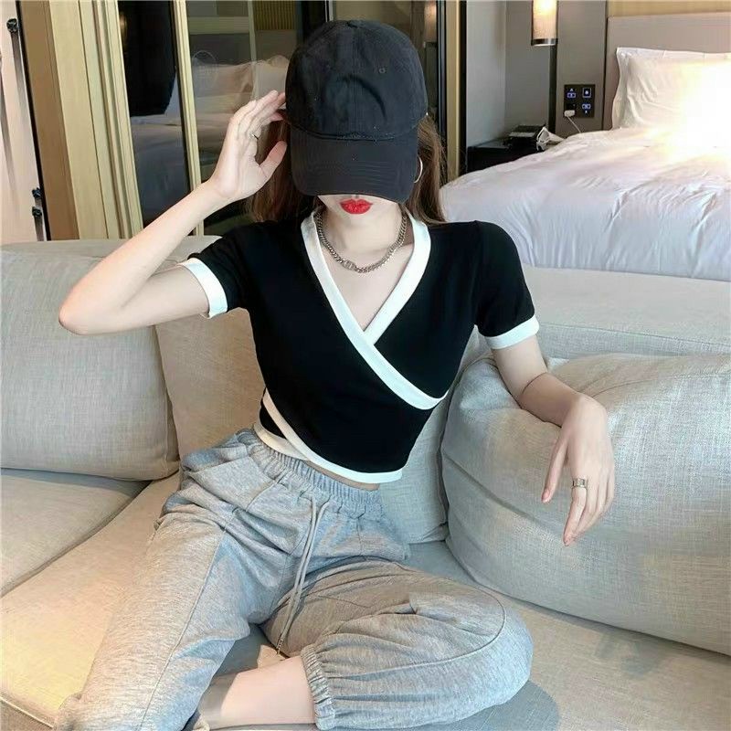 Áo thun nữ cổ tim viền khác màu thun gân chính phẩm thời trang xixo cao cấp