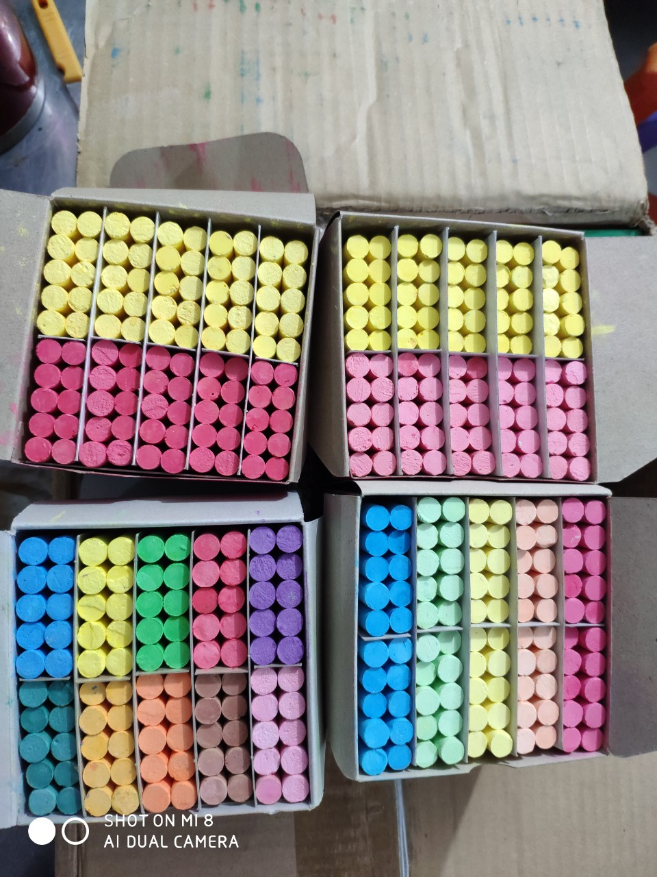 PHẤN VIẾT BẢNG ĐỦ MÀU HỘP 100 VIÊN