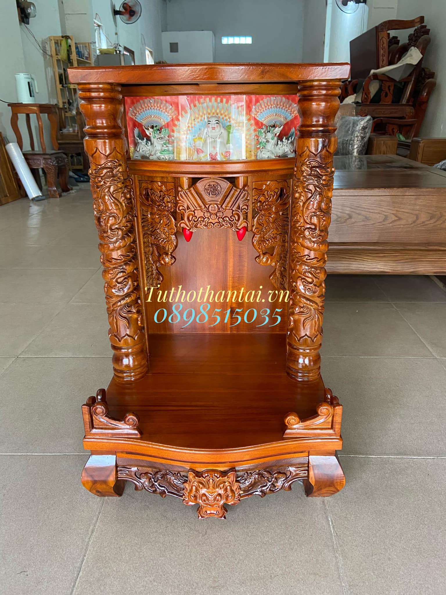 Bàn thờ thần tài có hộp đèn cột rồng - Gỗ Tràm bông vàng