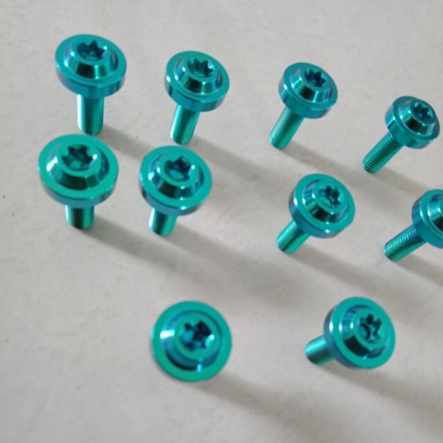 Ốc titan Gr5 5*15 đầu dù nhỏ gắn dàn áo Winer Ex 150, sản phẩm đa dạng về mẫu mã, kích thước, chất lượng đảm bảo an toàn cho sức khỏe của người sử dụng