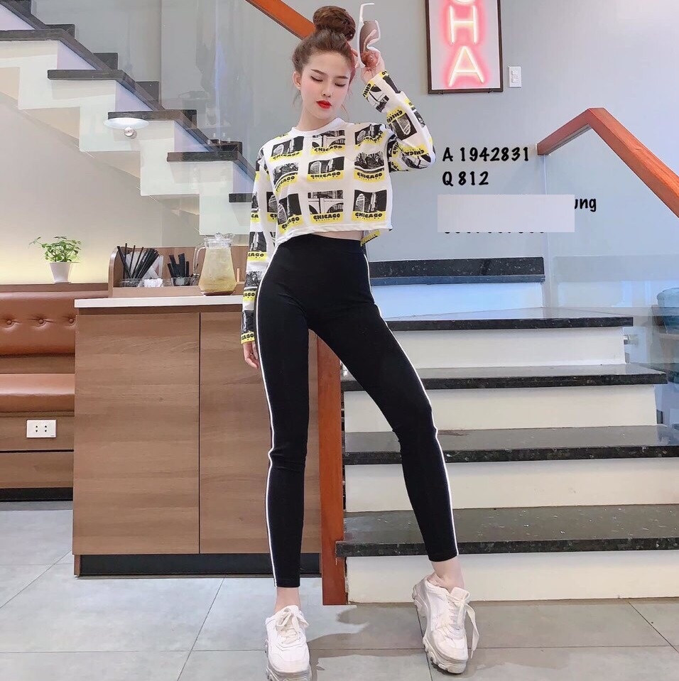 BỘ ĐỒ ÁO QUẦN NỮ GỒM ÁO THUN FORM RỘNG DÀI TAY HỌA TIẾT CROPTOP - ÁO THUN CROPTOPVÀ QUẦN DÀI PHONG DÁNG SKINNY VIỀN TRẮNG THỜI TRANG - ÁO THUN NỮ DÀI TAY XẺ TÀ - THỜI TRANG SÀI GÒN GIÁ RẺ