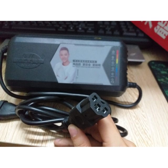 Sạc 60V-20A cho xe điện Xmen , vespa , jeek, gogo