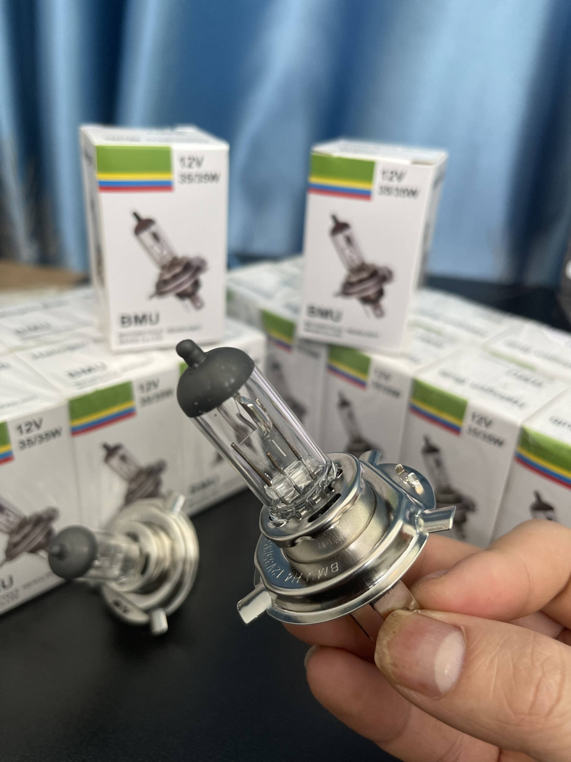 Bóng đèn halogen 3 chân h4 - bóng 35w bmu xe máy