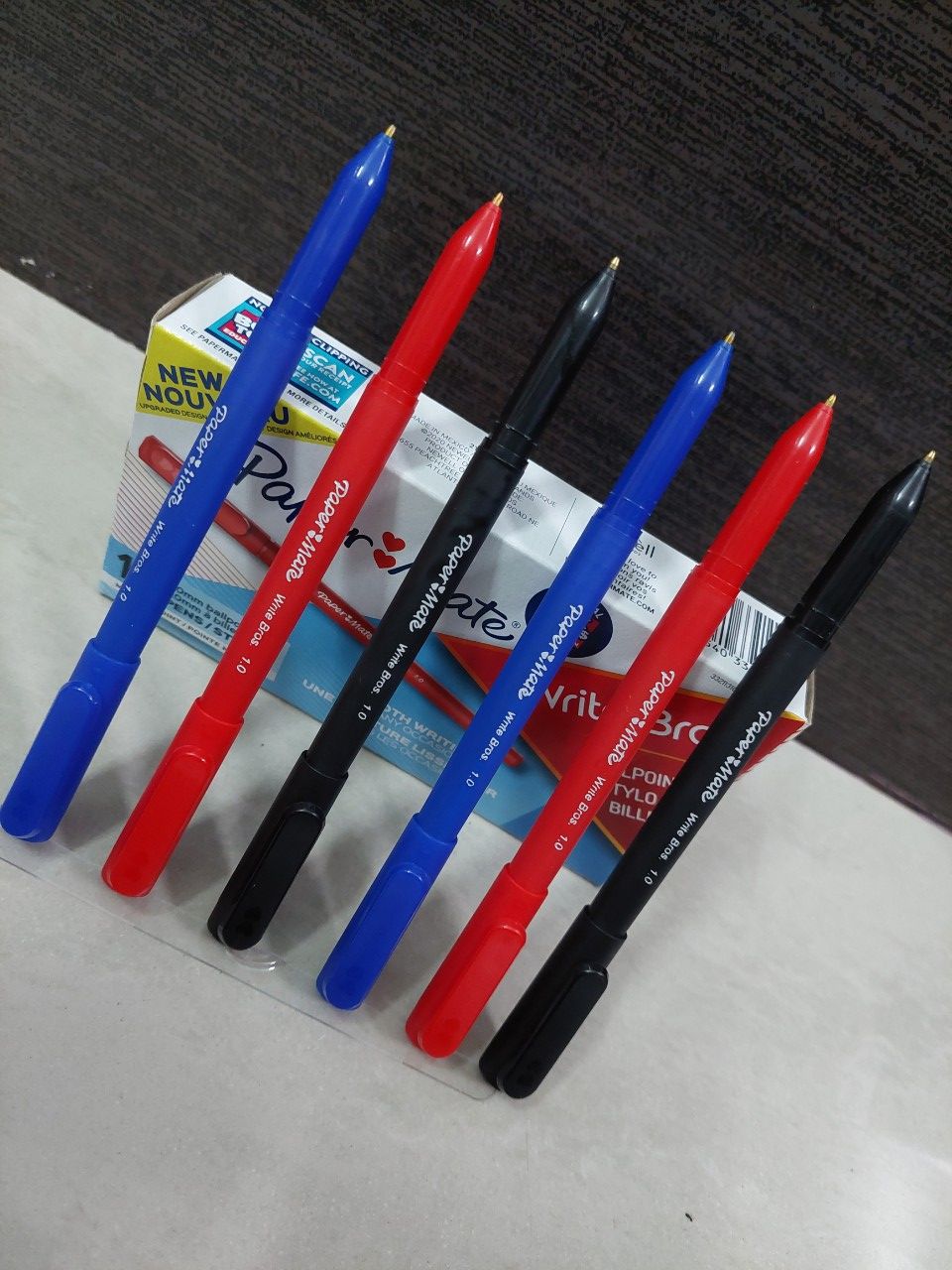Bút bi Paper Mate (Write Bros) 1.0mm. Thương hiệu bút bi lâu đời tại Hoa kỳ và Khu vực Bắc Mỹ...