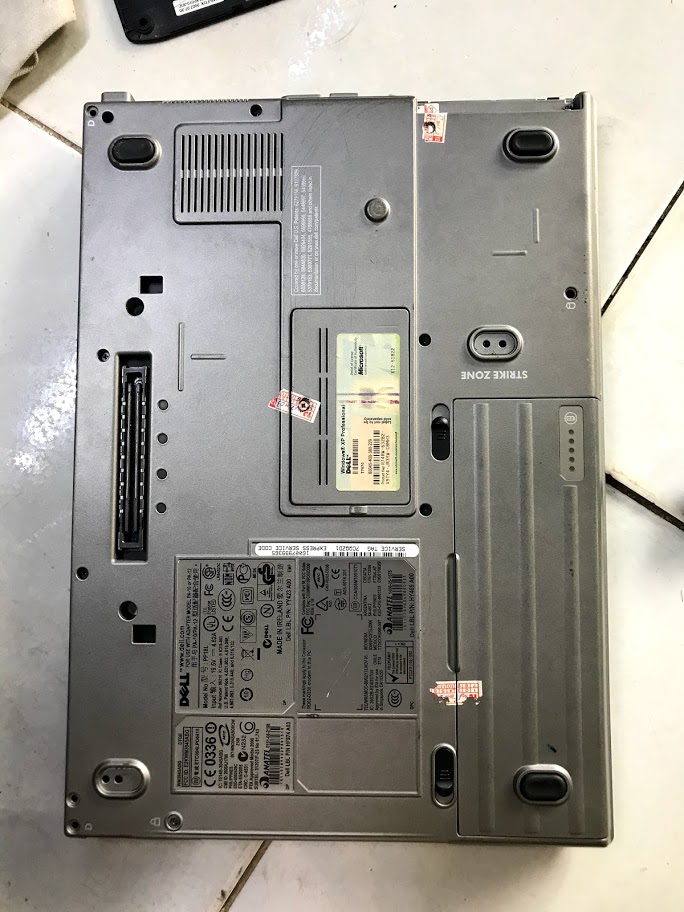 Vỏ laptop dell d630, d620. mặt d