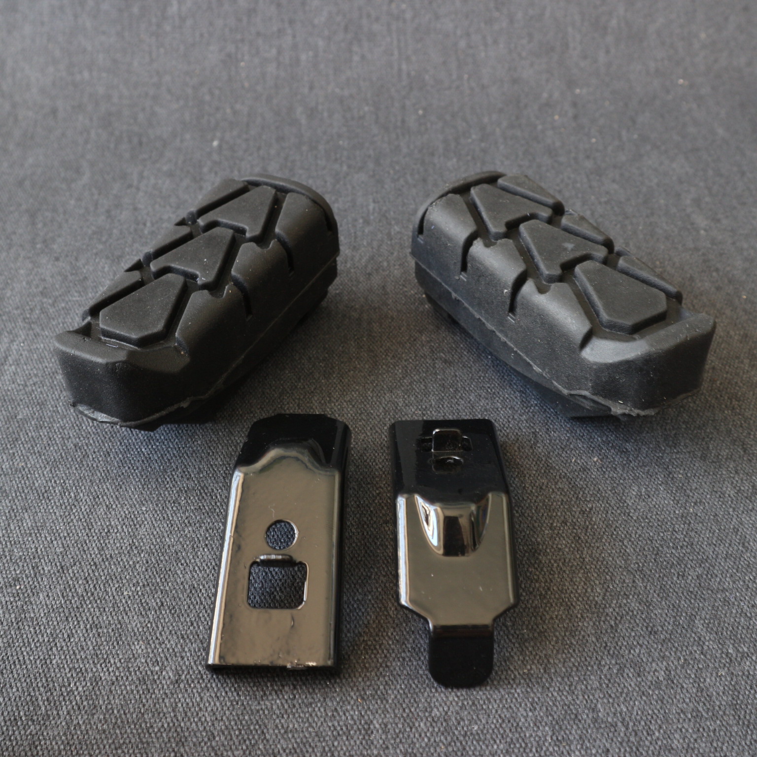 GÁC CHÂN TRƯỚC CHO XE WINNER 150 (KÈM BASS SẮT)