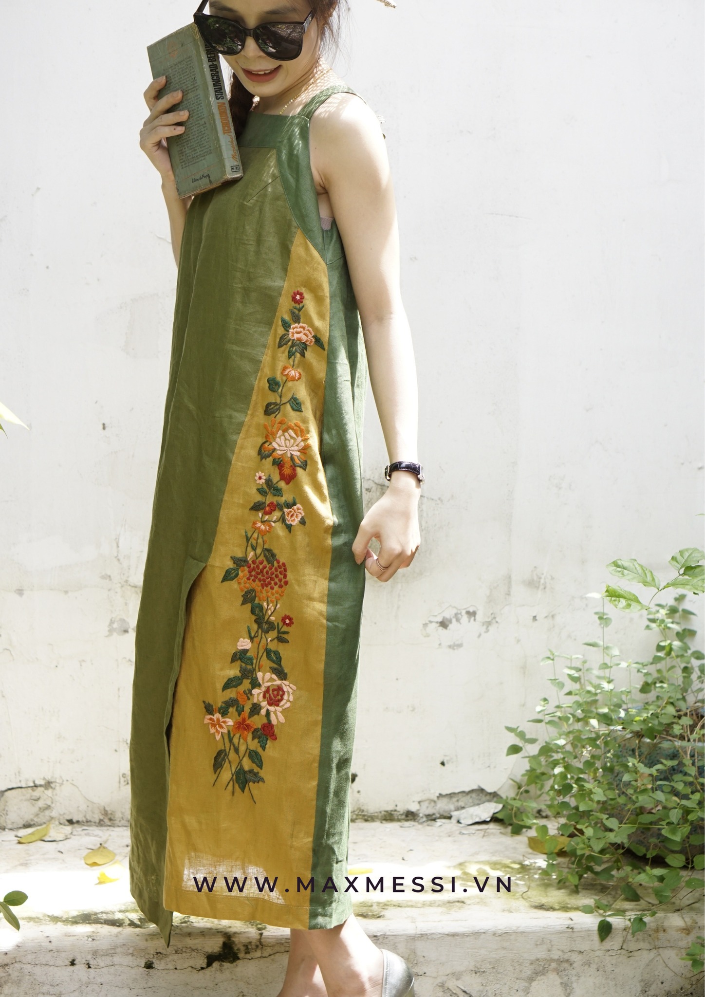 Đầm linen phối màu thêu tay SAHARA- MaxMessi