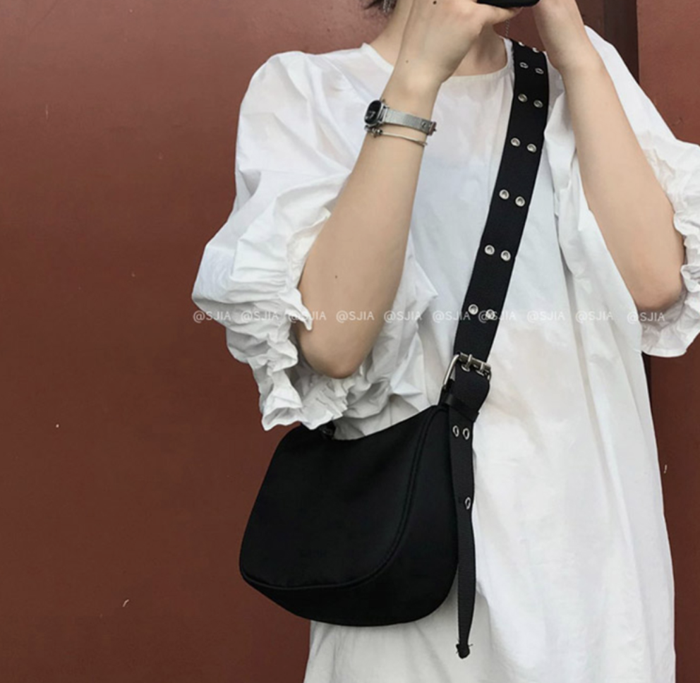 Túi canvas quai đục lỗ đeo chéo nam nữ cá tính hàng Quảng Châu cao cấp