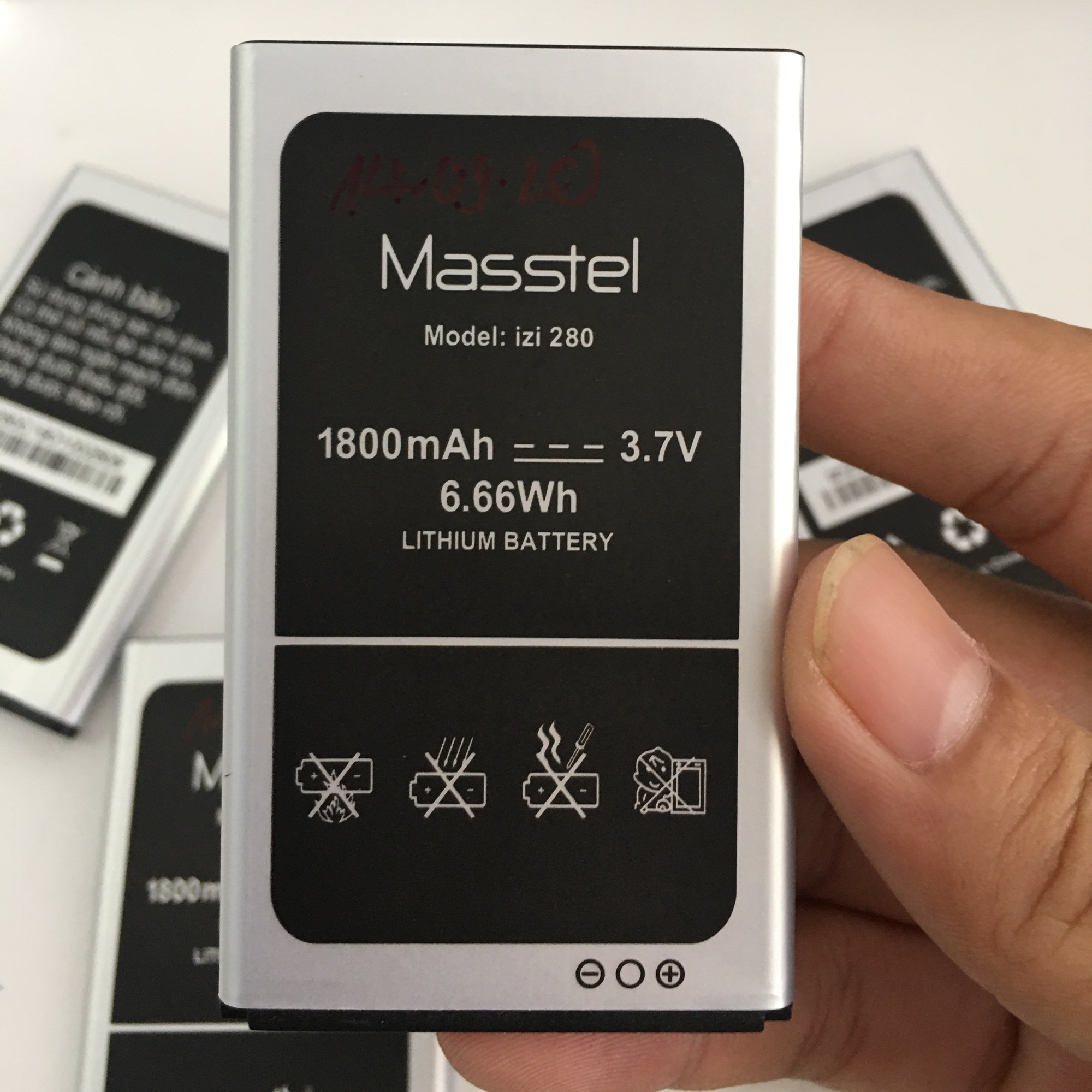 Pin Masstel izi280 / izi208 Chính Hãng mới 100% dùng chung mã