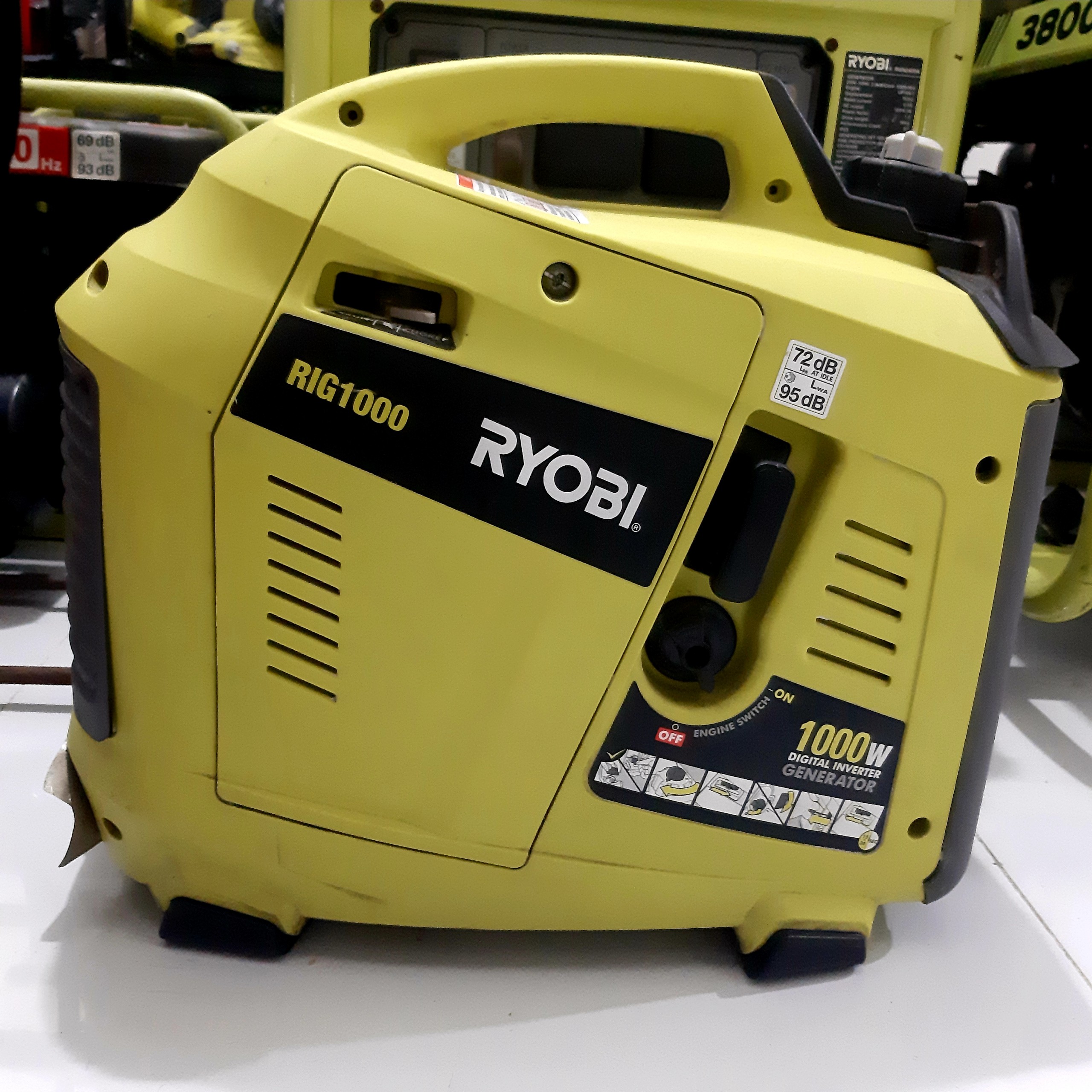 Máy phát điện cách âm ryobi 1000w