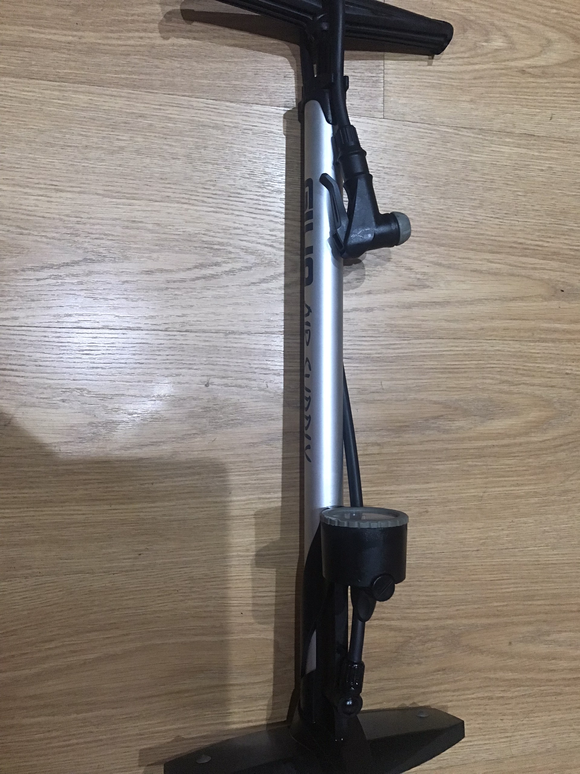 Bơm xe đạp giyo gf-31pv160psi/11kg nhôm xi bóng, van thông minh - giyo đài loan
