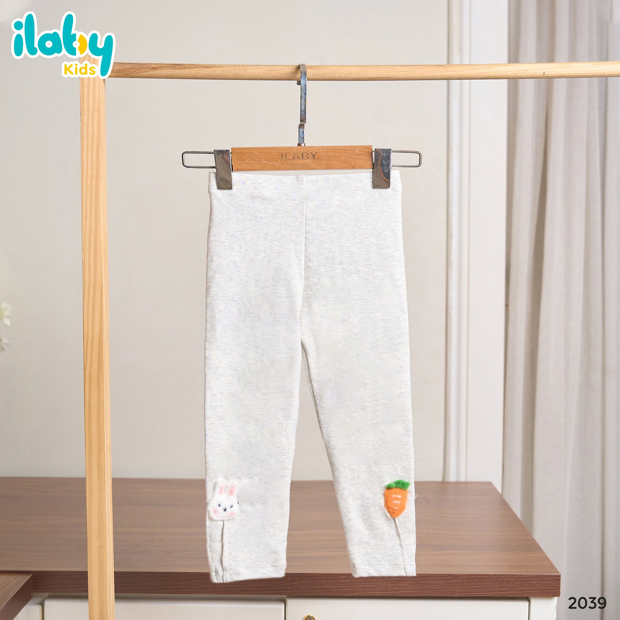 Quần legging cho bé gái ILABY đính hoa nhỏ chất nỉ cotton 7 màu cho bé 1035kg