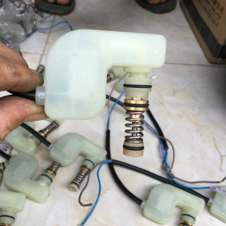 rơ le áp lực thay thế cho các dòng máy rửa xe | rơ le tự ngắt máy rửa xe | rơ le máy rửa xe | rơ le máy rửa xe gia đình | rơ le áp lực máy rửa xe | rơ le máy rửa xe mini