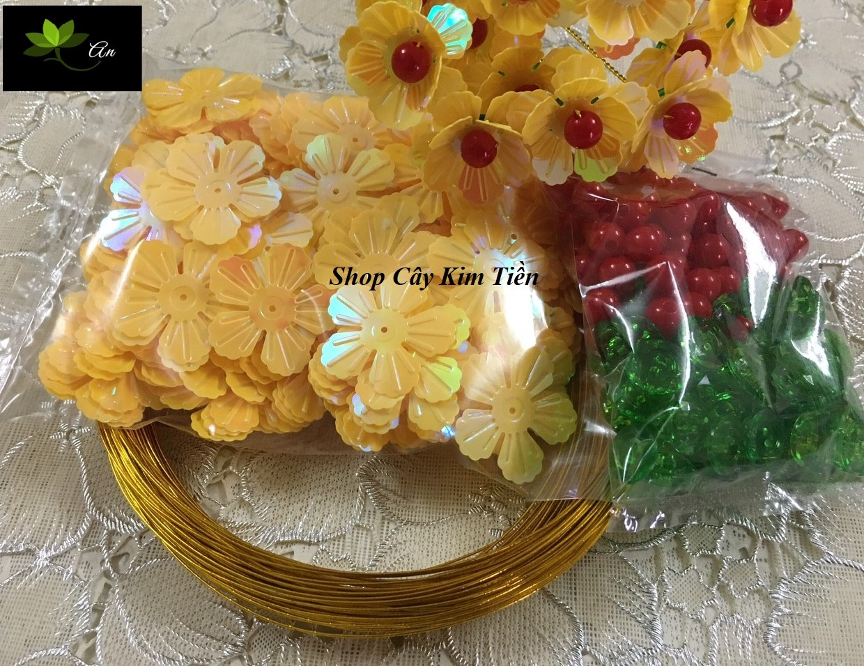 Combo 100 hoa kim sa 5 cánh nguyên liệu gồm 200 hoa, 100 nhị , 100 đế cúc , 50 sợi kẽm * khách hàng vui lòng xem kĩ từng phân loại để tránh nhầm khi mua hàng)( hàng thỏi cần đục lỗ vui lòng nhắn tin cho Shop)