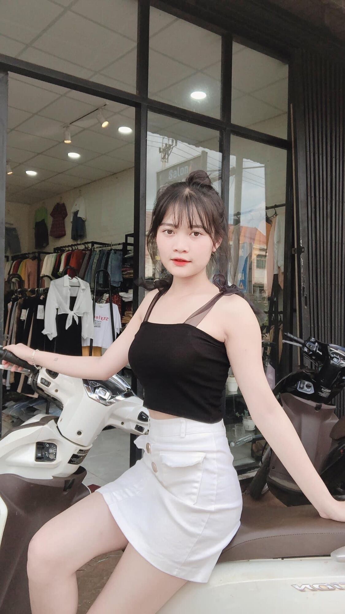 Áo 2 dây ruy băng buộc nơ vai siêu xinh, chất iệu tốt, bền màu, mang lại cảm giác thoải mái cho người mặc, cam kết sản phẩm như hinh