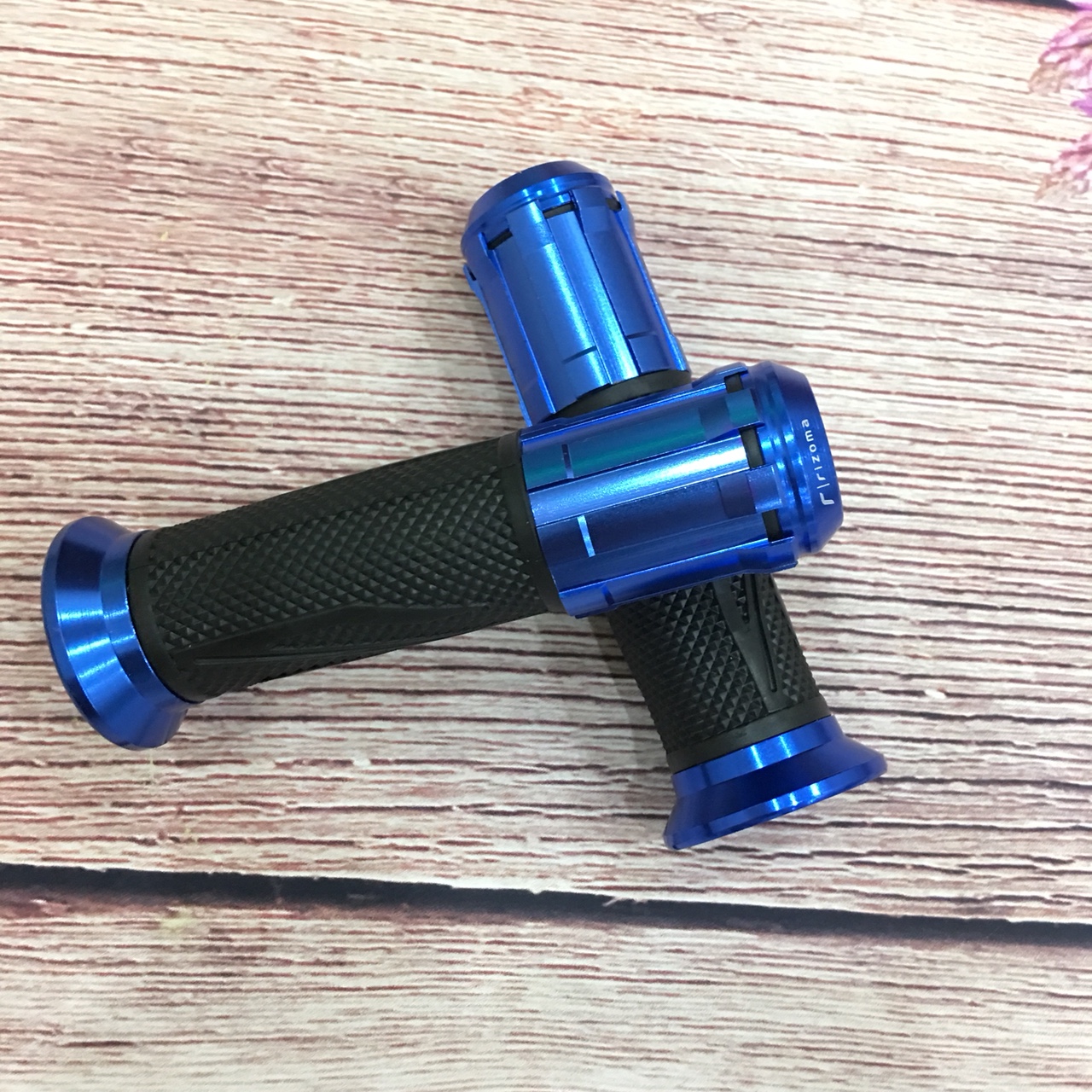 Bao tay gù  gân   HAI ĐẦU BỌC NHÔM  -Gắn được cho nhiều loại xe : Honda Yamaha Suzuki Sym ( màu ngẫu nhiên ) P77-119 RSAZ