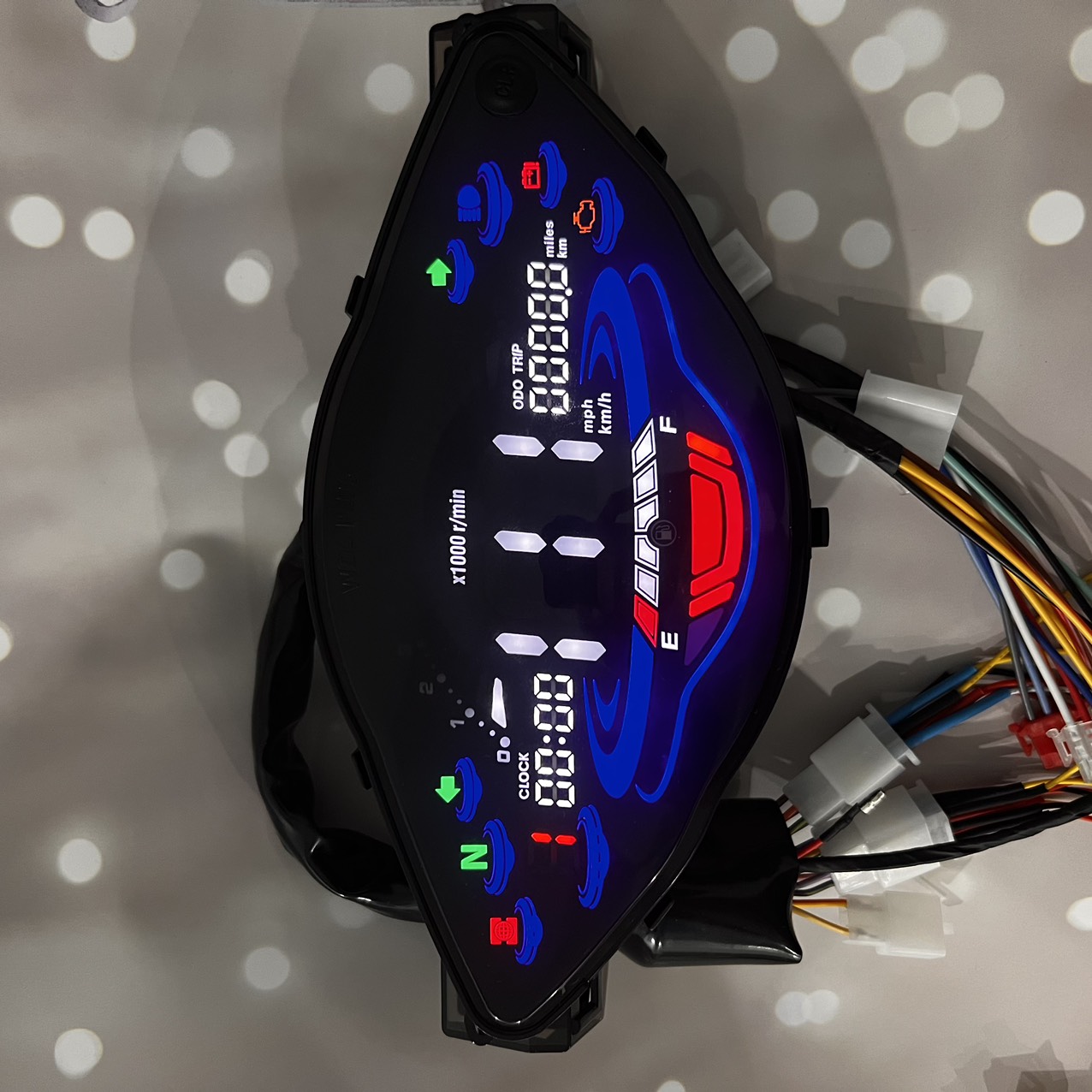 [GIẬT MÌNH] Đồng hồ điện tử LCD WAVE RS, Alpha loại 5 số với nhiều chức năng và màn LCD 7 màu siêu nét độ xe siêu chất  - Tặng đèn 7 màu chân H4