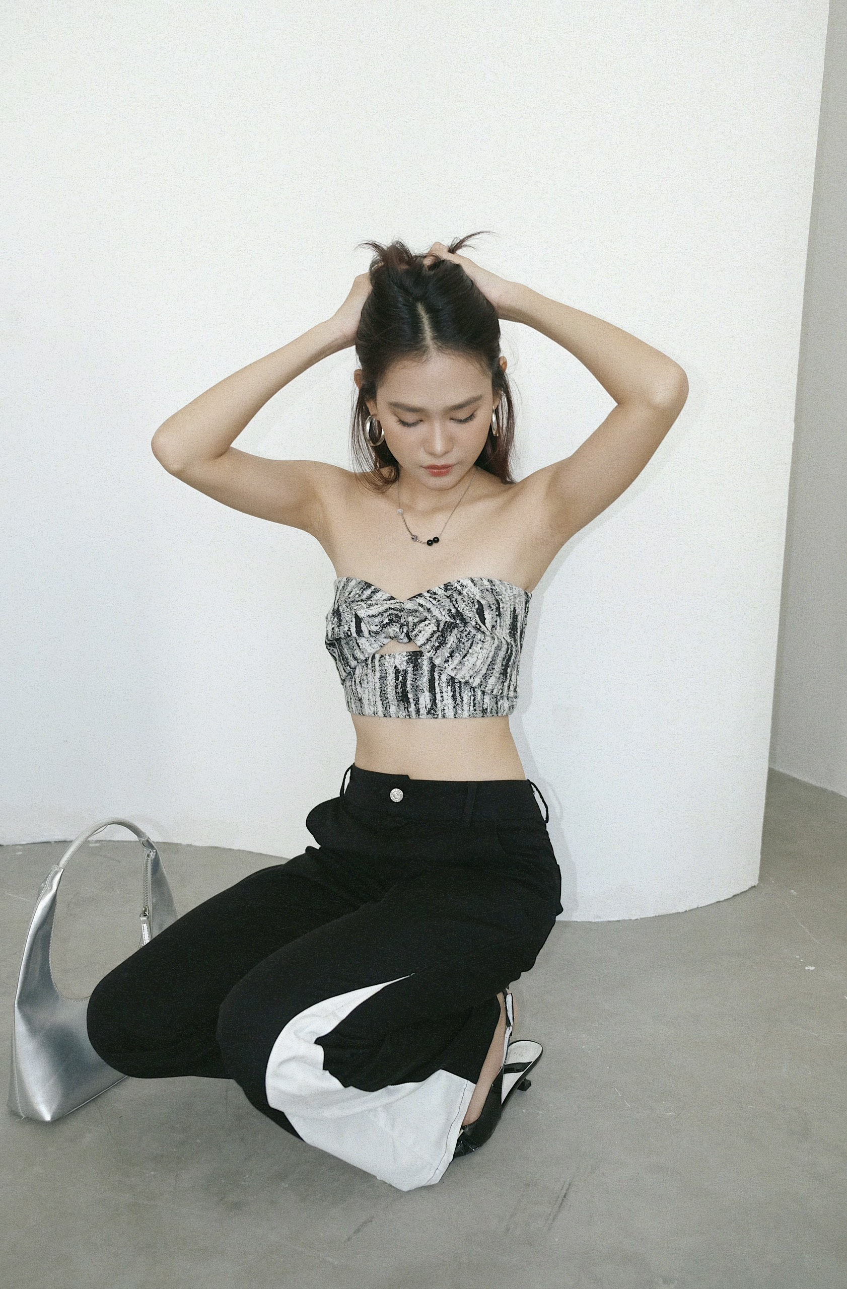 Into.eight | áo quây hoạ tiết into.eight thiết kế