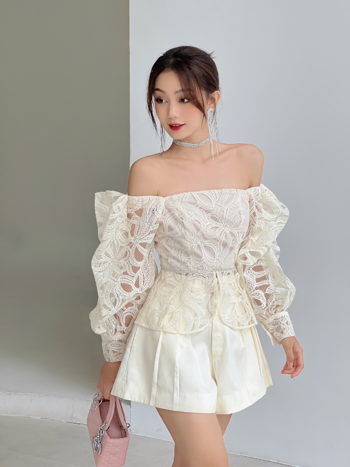 Coco sin - áo ren nude trẹt vai đính đá