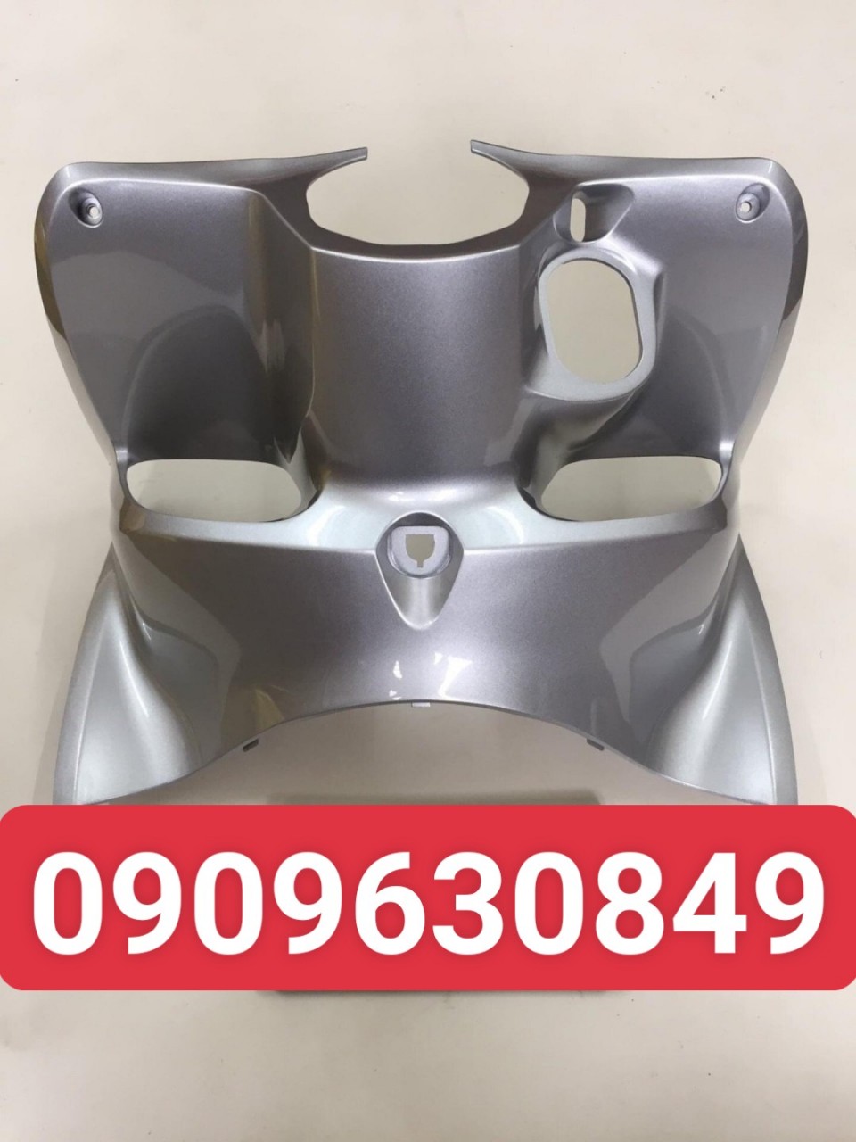 Ốp sau ổ khóa vision đời đầu 2011.2012.2013 zin hãng honda