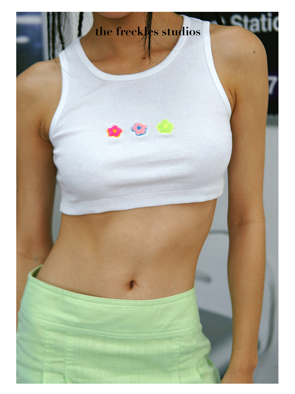 The Freckles Studios - Áo thun gân ba lỗ nữ Y2K tank top crop top thêu hoa Cady