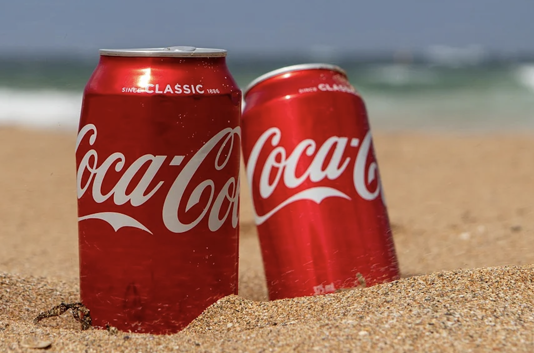 Thùng 24 Lon Mi-nhon Nước Giải Khát Coca-Cola vị Nguyên Bản Original Lon 235ml
