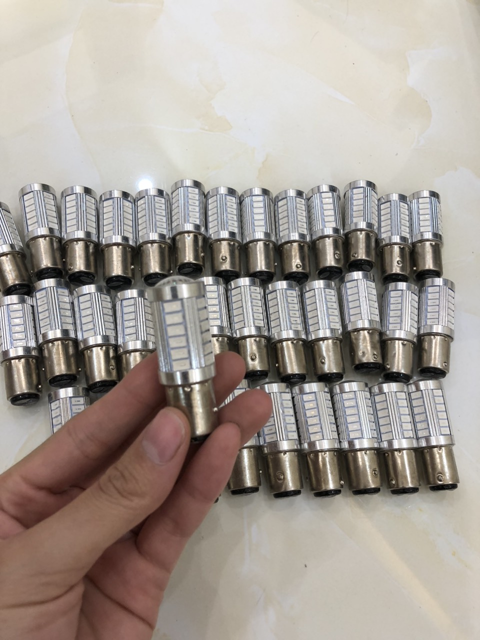 Đèn hậu led nháy 2 chế độ sáng và nháy f1